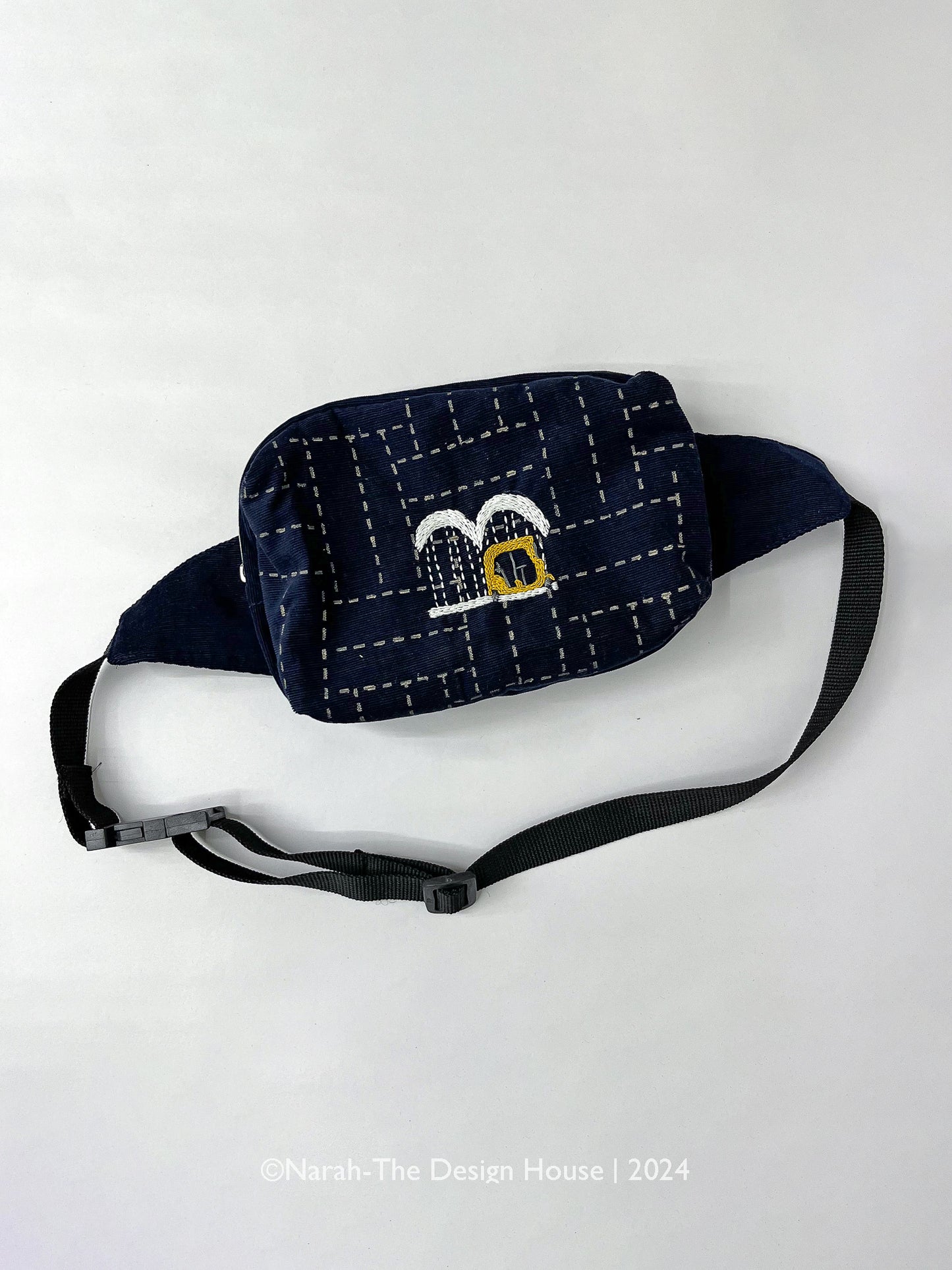 Paiyanam Crossbody bags