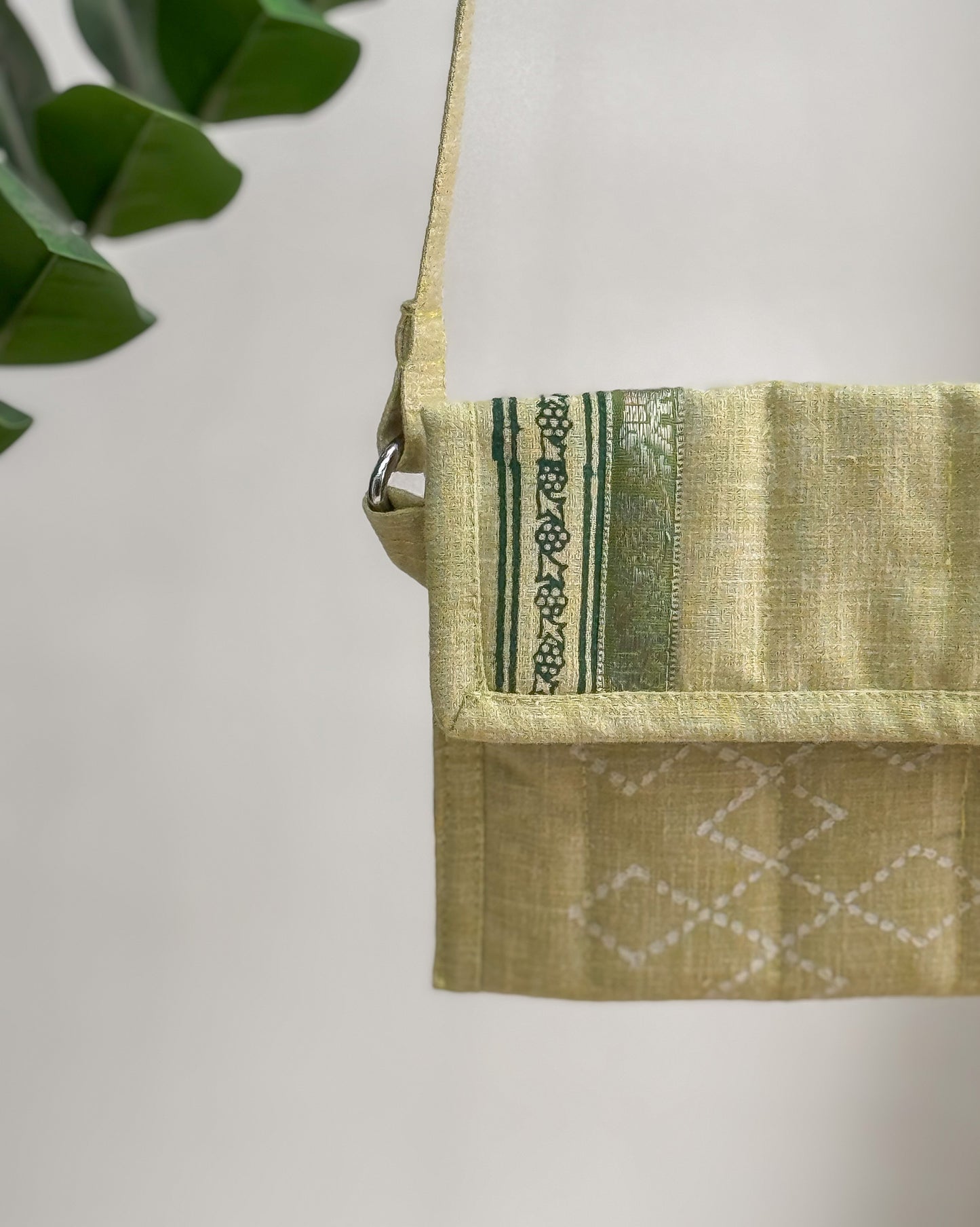 The Skandaa Sling bag