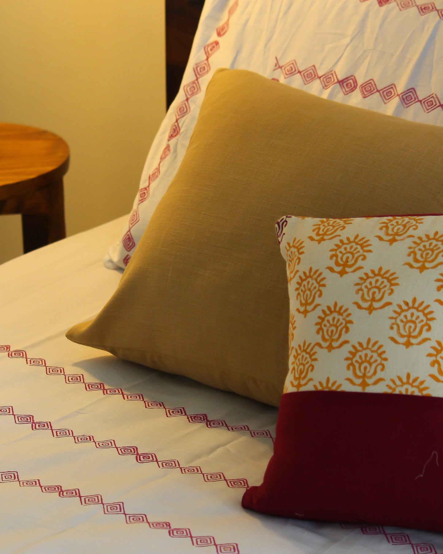 Gulabi Fitted Bedsheet