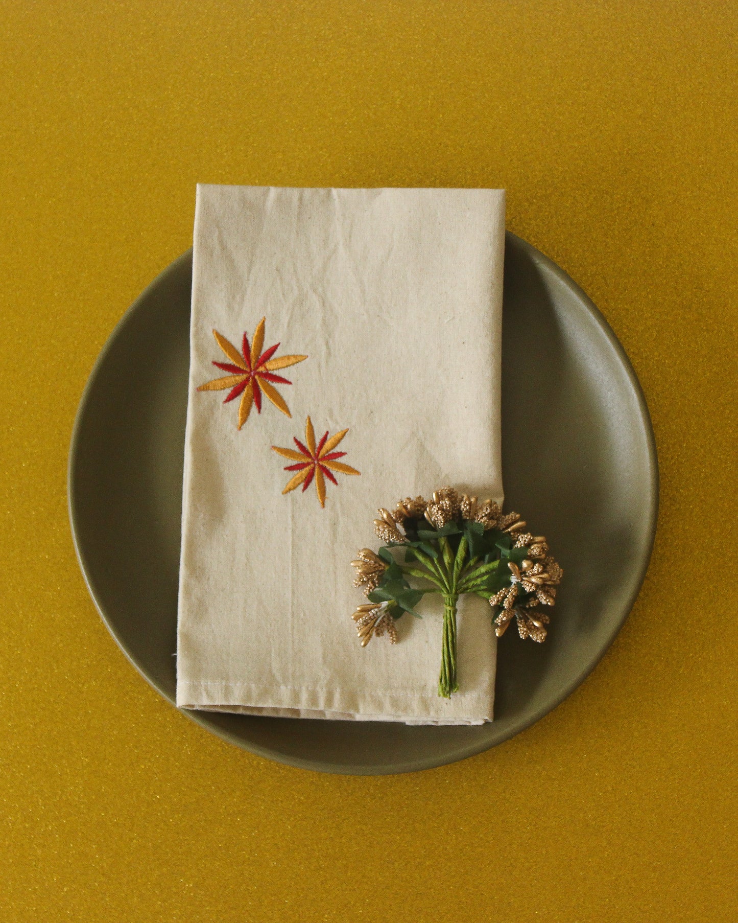 Embroidered Star Flower Napkin Set
